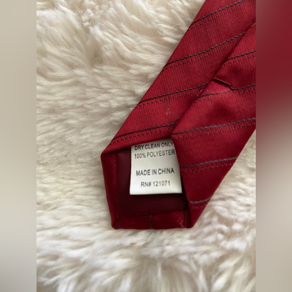 red stripped tie - Picture 4 of 4
